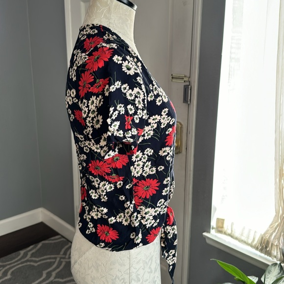 Madewell Hillside Front Tie Daisies Top - Picture 4 of 8